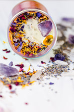 Indlæs billede til gallerivisning Vegan Soy Hemp-Infused Crystal Affirmation Candle | I CLAIM MY POWER AND MOVE BEYOND ALL LIMITATIONS