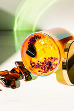 Indlæs billede til gallerivisning Vegan Soy Hemp-Infused Crystal Affirmation Candle | ATTITUDE OF GRATITUDE
